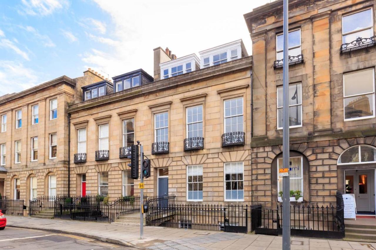 Joivy Luxurious 2Br Home Near Haymarket Station Edinburg Exteriör bild