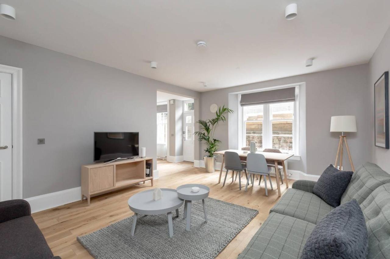 Joivy Luxurious 2Br Home Near Haymarket Station Edinburg Exteriör bild