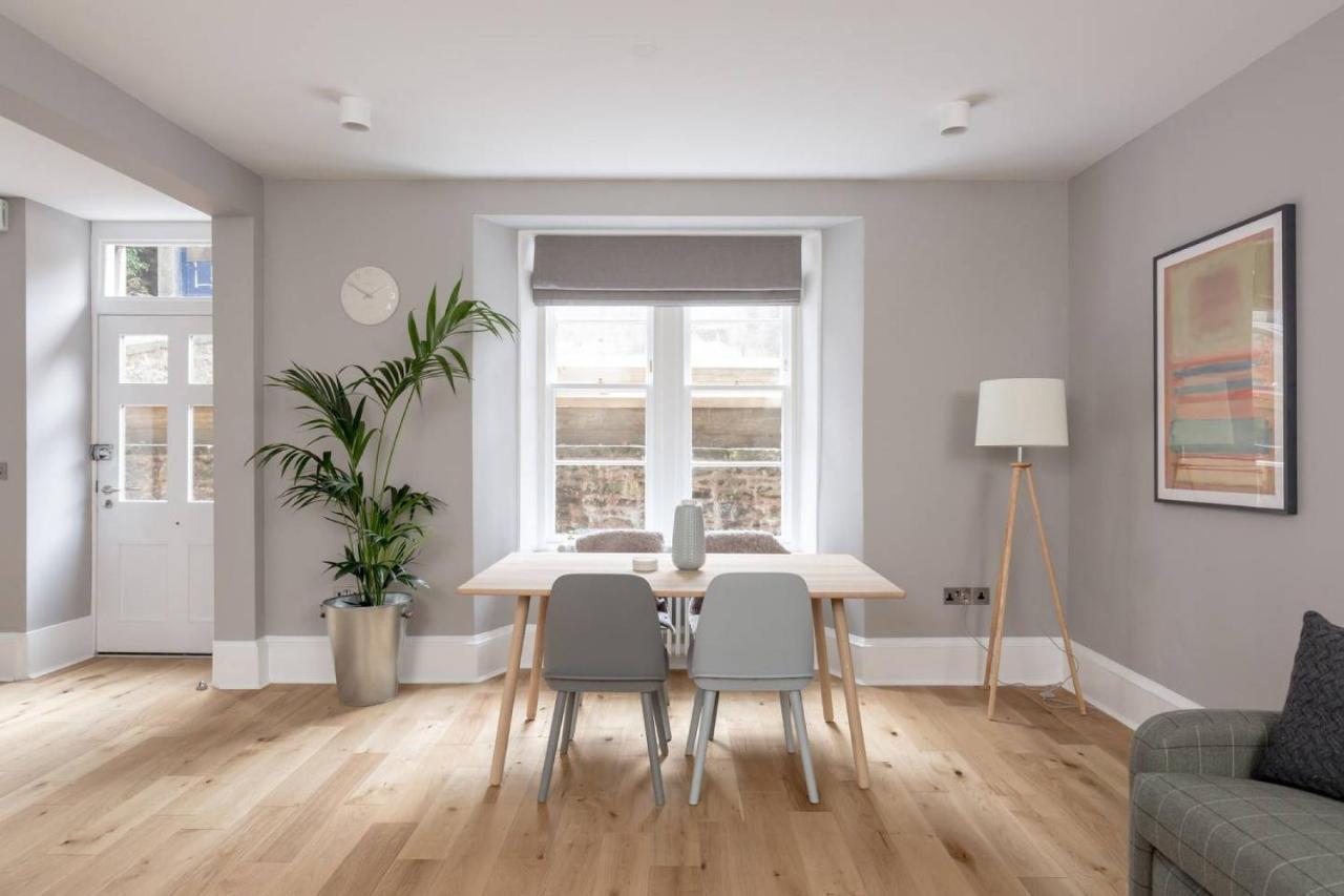 Joivy Luxurious 2Br Home Near Haymarket Station Edinburg Exteriör bild