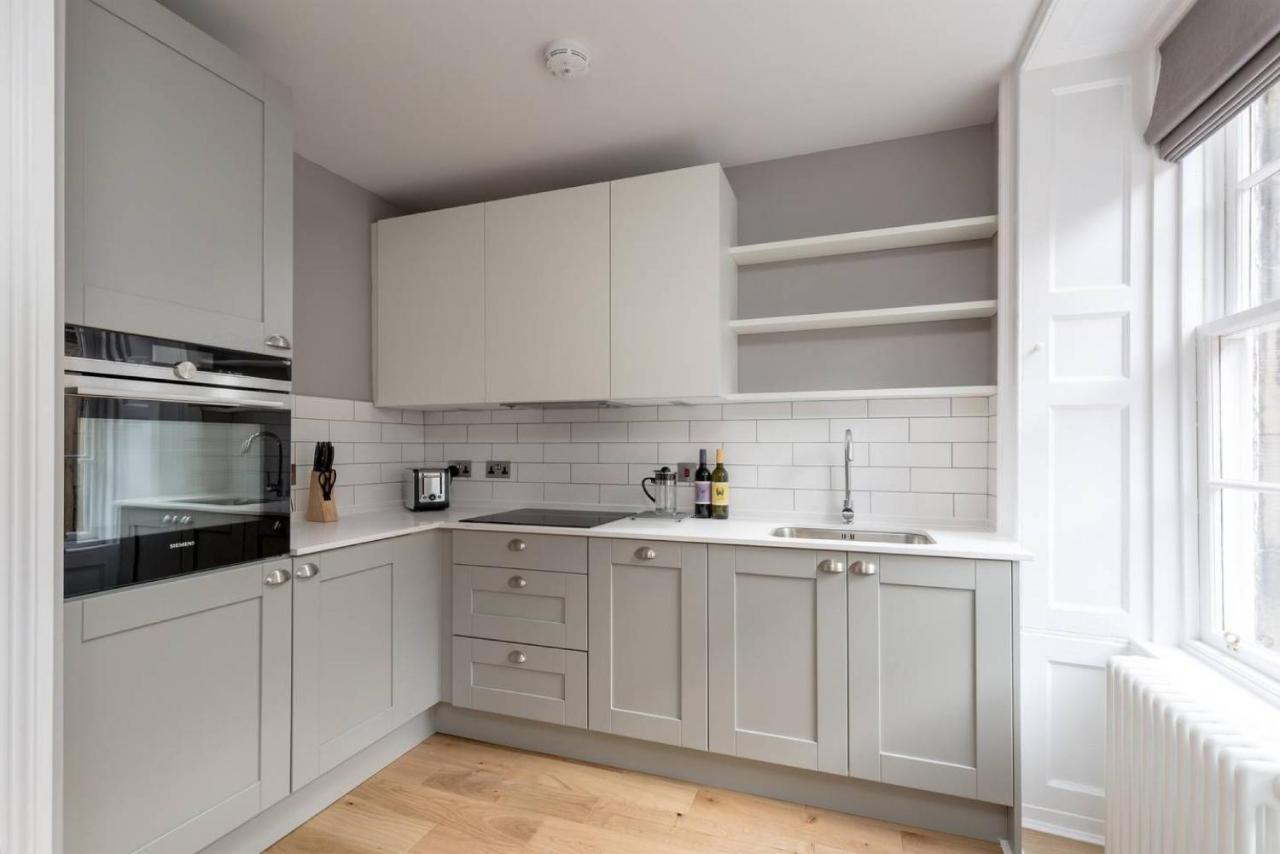 Joivy Luxurious 2Br Home Near Haymarket Station Edinburg Exteriör bild