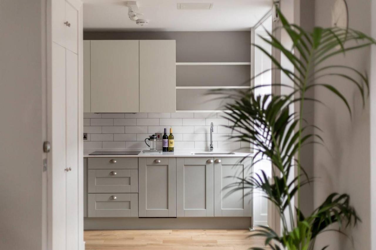 Joivy Luxurious 2Br Home Near Haymarket Station Edinburg Exteriör bild